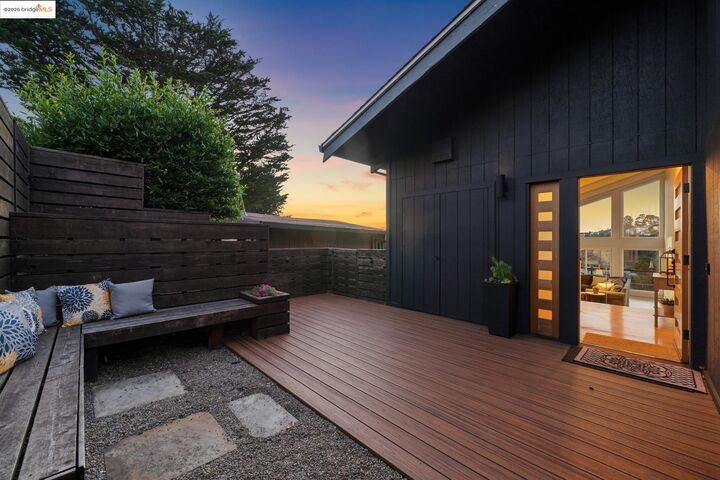 58 Villanova Dr  Oakland CA 94611 photo