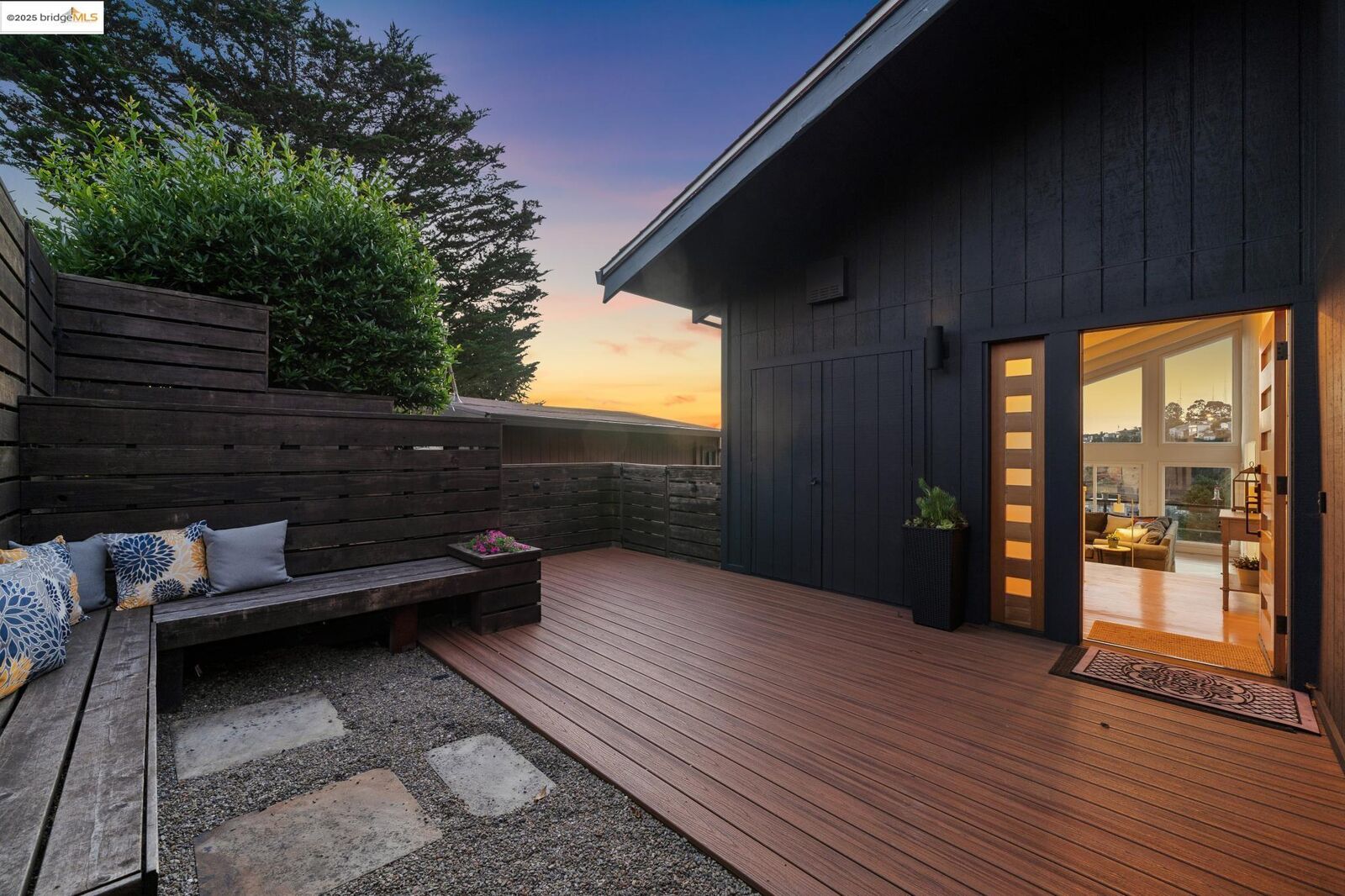 Property Photo: 58 Villanova Dr CA 94611