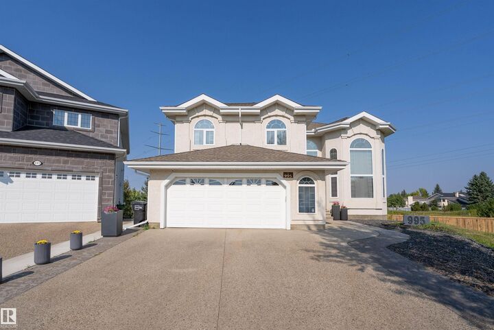 995 Hollingsworth Bend Bend NW  Edmonton AB T6R 3G7 photo