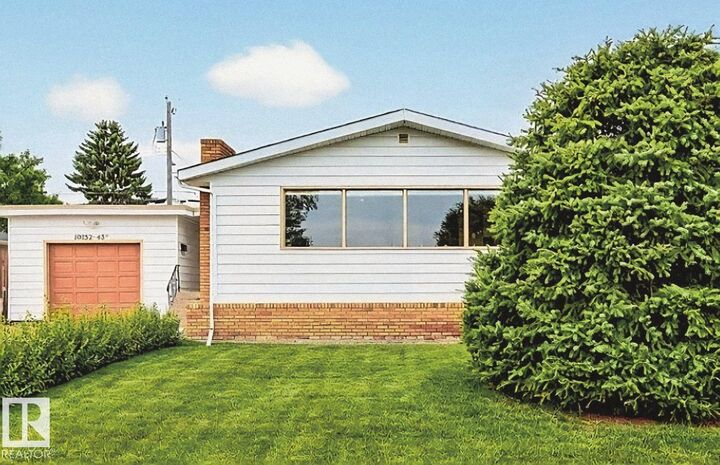 10752 43 Street NW  Edmonton AB T6A 1V4 photo