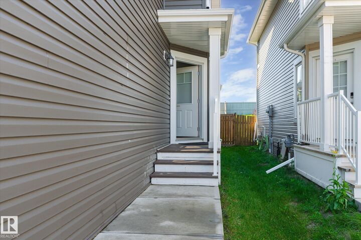 Photo de la propriété: 1416 169 Street SW AB T6W 3P7
