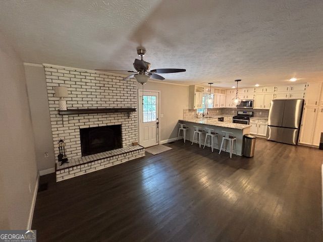 Property Photo:  1015 Castlewood Drive  GA 30189 