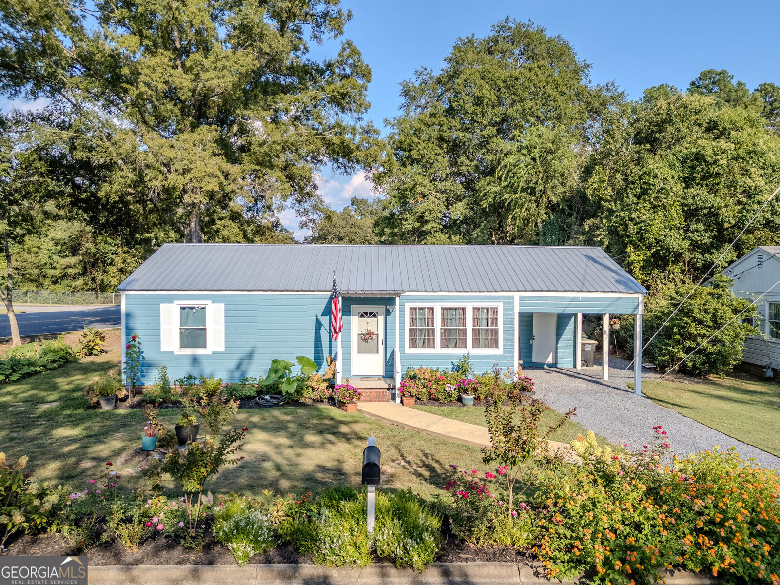 Property Photo: 124 Sheridan Drive NW GA 30165