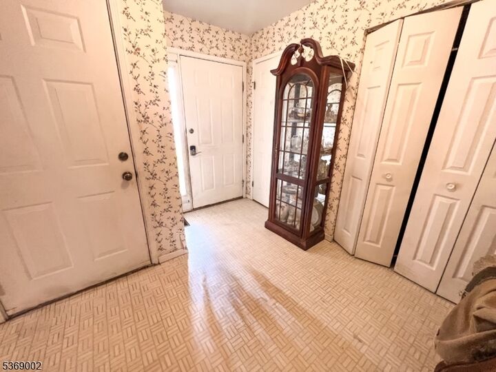 Property Photo:  522 W Valley View Ave  NJ 07840 