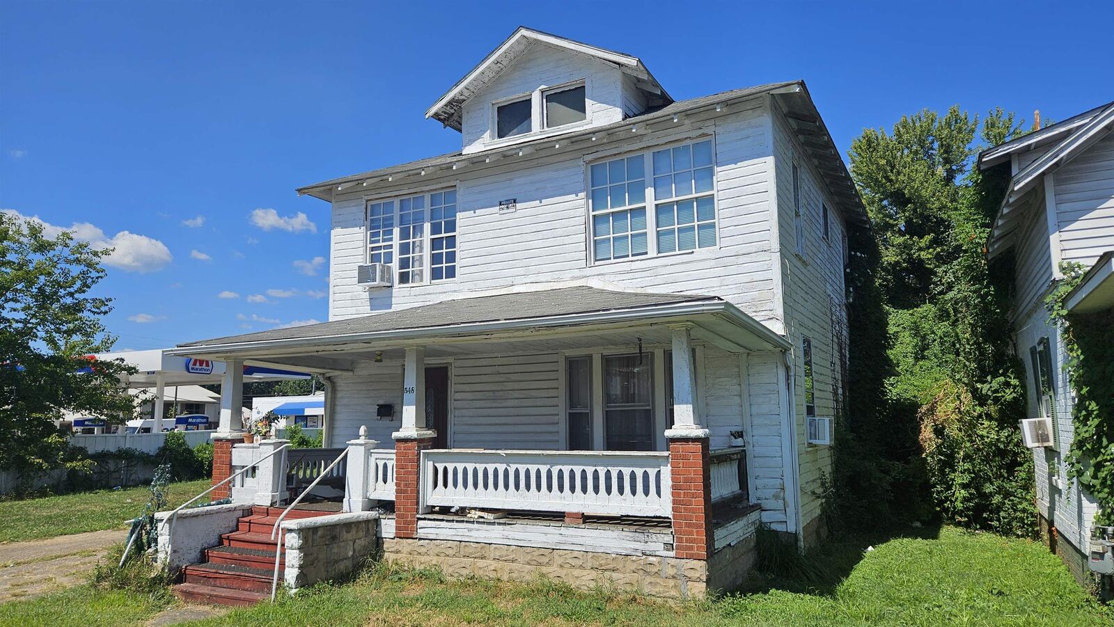 Property Photo:  548 Bridge Street  WA 25702 