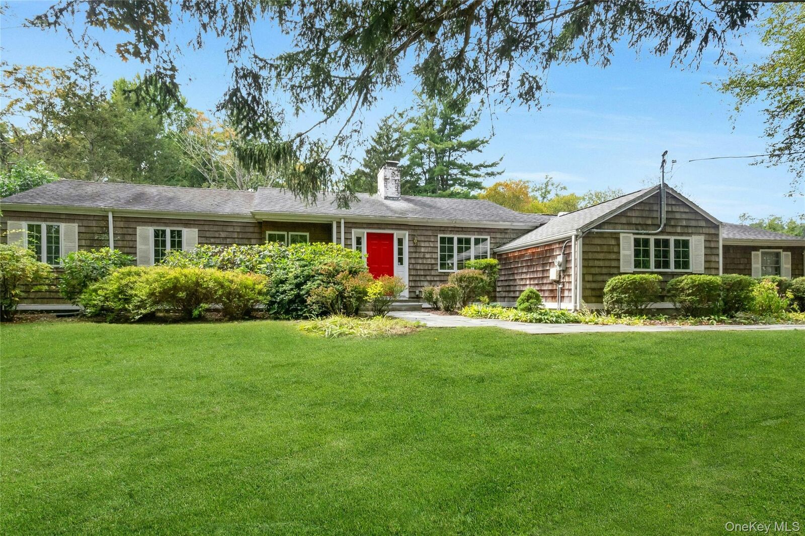Property Photo:  520 Sleepy Hollow Road  NY 10510 