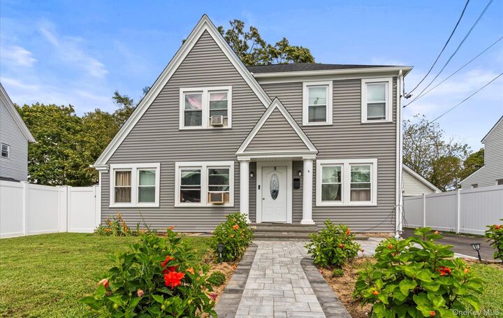 Property Photo:  5 Northridge Street  NY 11772 