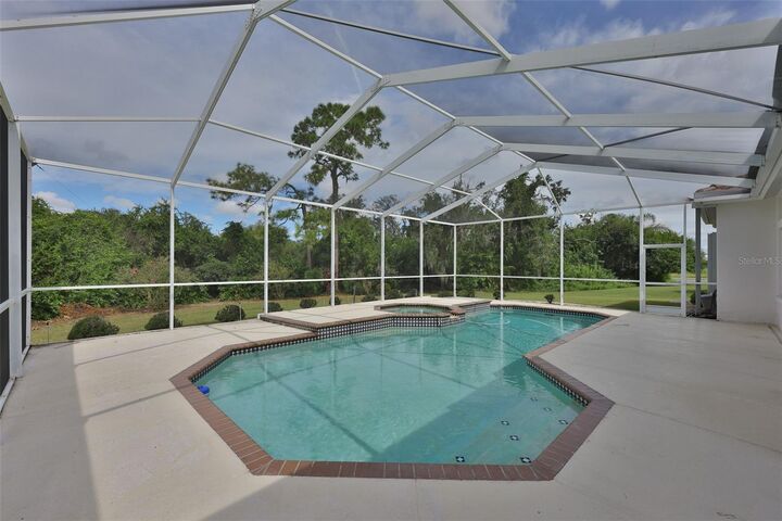 Property Photo:  2115 Platinum Drive  FL 33573 