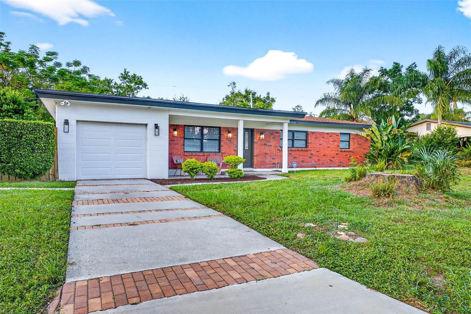 Property Photo:  206 Forest Park Avenue  FL 33617 