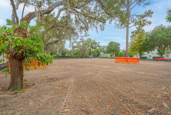 Property Photo:  141 W Lake Sue Avenue  FL 32789 