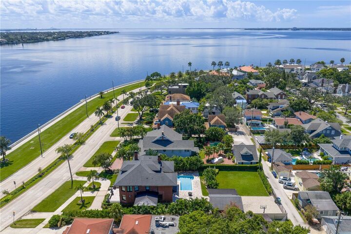 Property Photo: 815 Bayshore Boulevard FL 33606