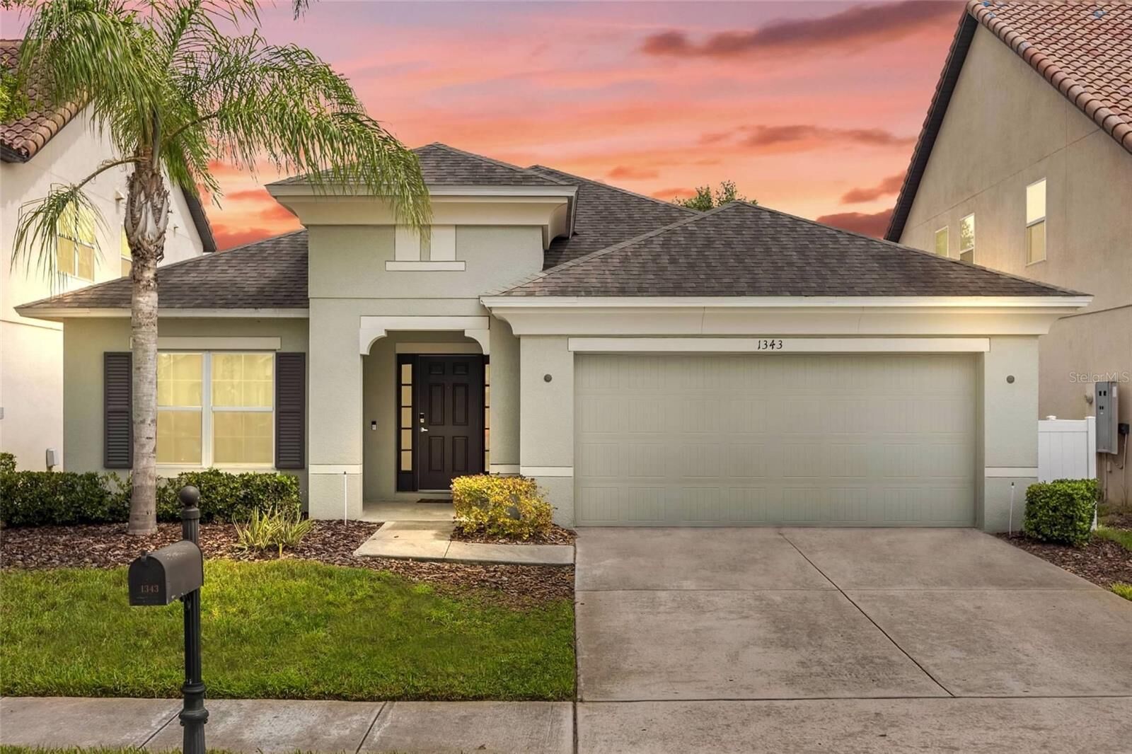 Property Photo:  1343 Yorkshire Court  FL 33896 