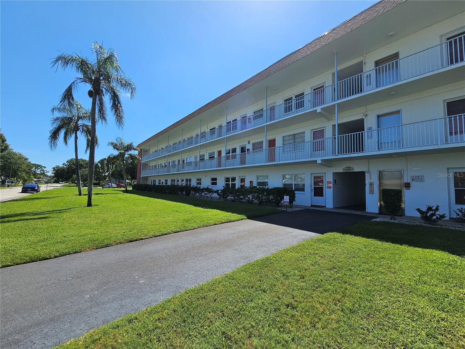 Property Photo: 5728 14th Avenue N 104B FL 33710