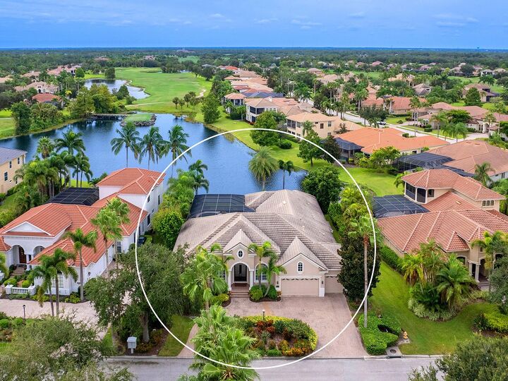 Property Photo: 12714 Deacons Place FL 34202