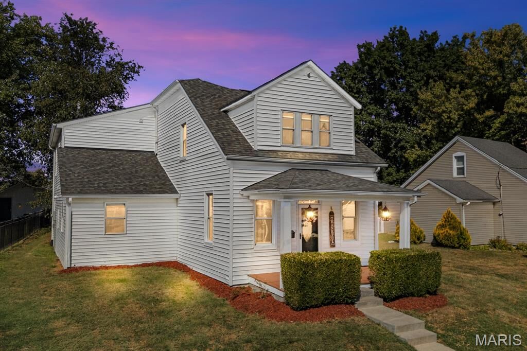 Property Photo:  621 Morrison Avenue  IL 62298 