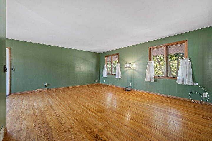 Property Photo:  403 W Somonauk Street  IL 60560 