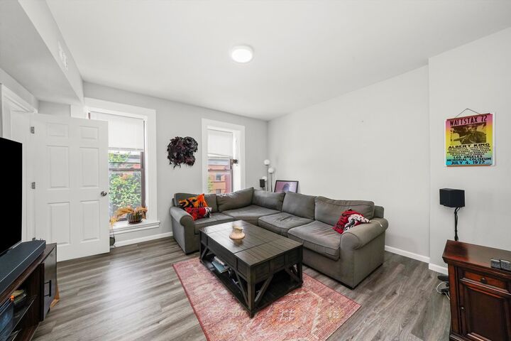 Property Photo:  1707 W Chicago Avenue  IL 60622 
