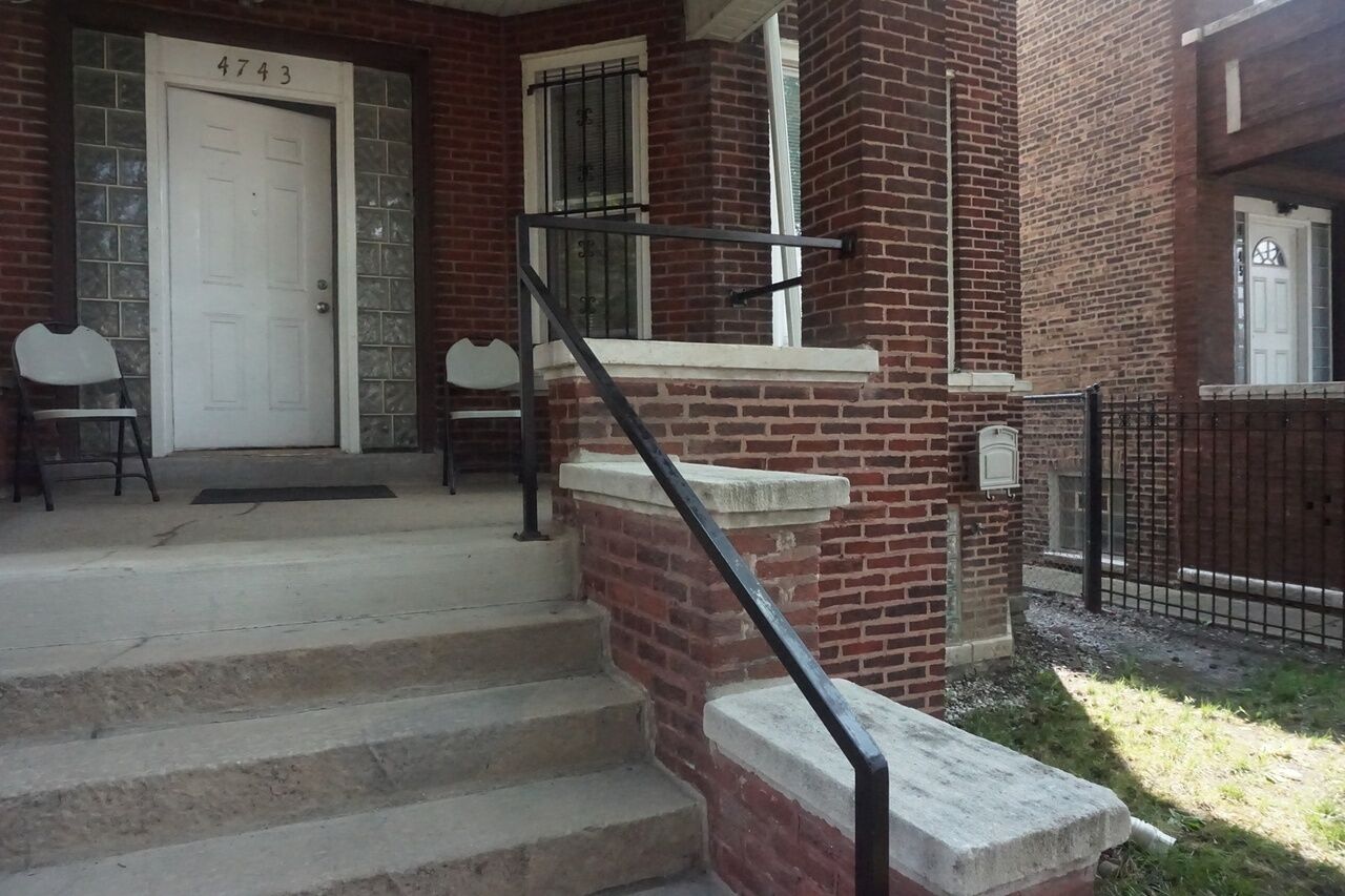 Property Photo:  4743 W Gladys Avenue 2  IL 60644 
