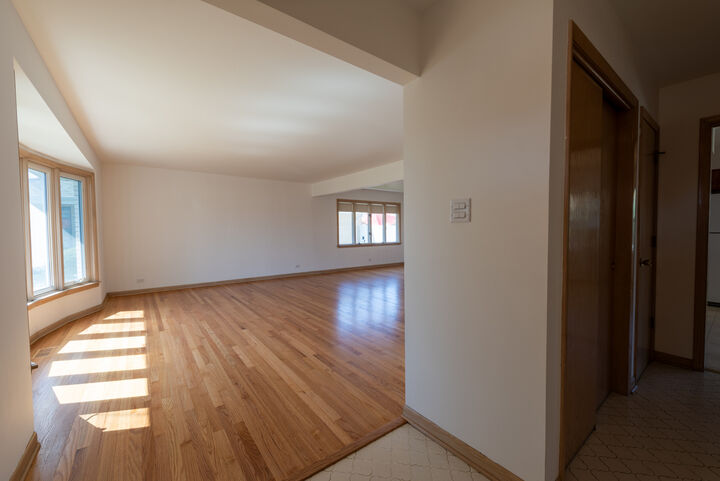 Property Photo: 10916 Kingston Street IL 60154