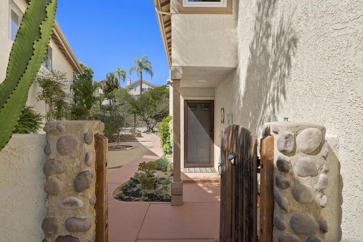 Property Photo:  4989 Corte Playa Encino  CA 92124