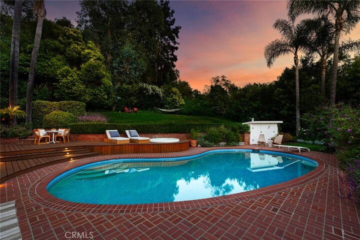 Property Photo:  11818 Laurel Hills Road  CA 91604 