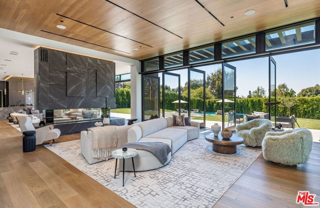 Property Photo:  615 N Faring Road  CA 90077 
