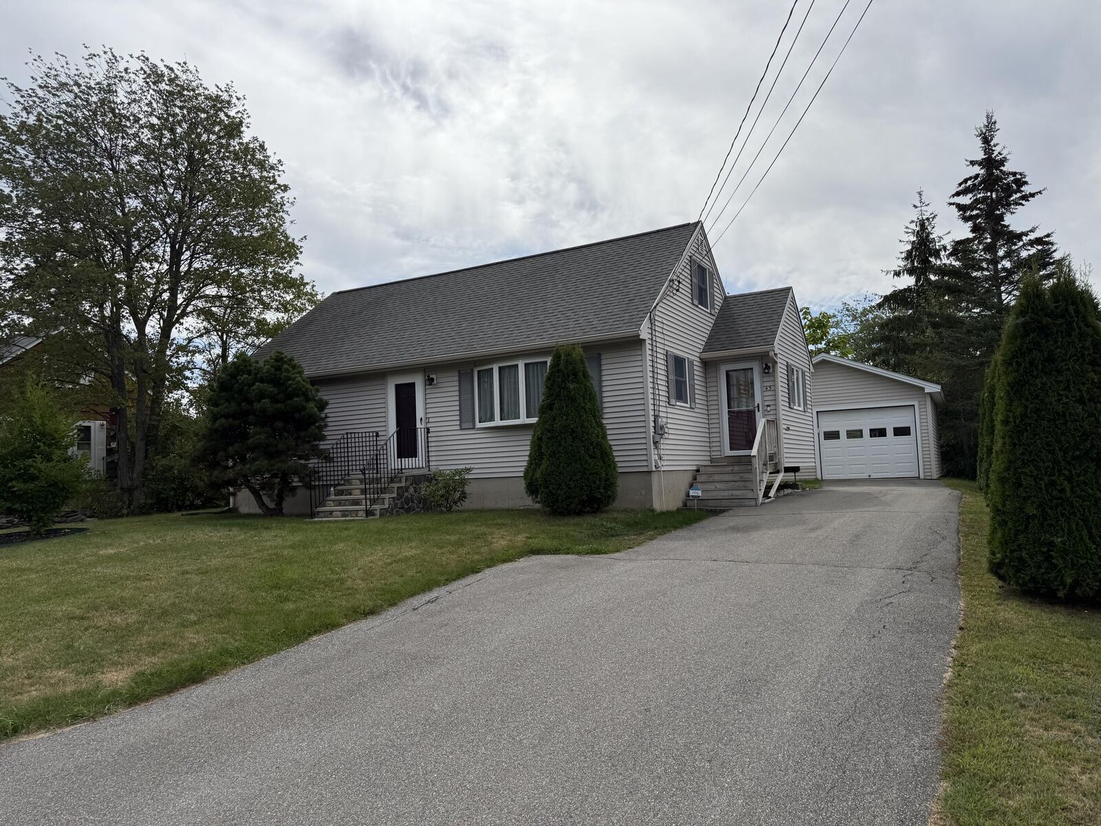 Property Photo:  43 Robinhood Drive  ME 04412 