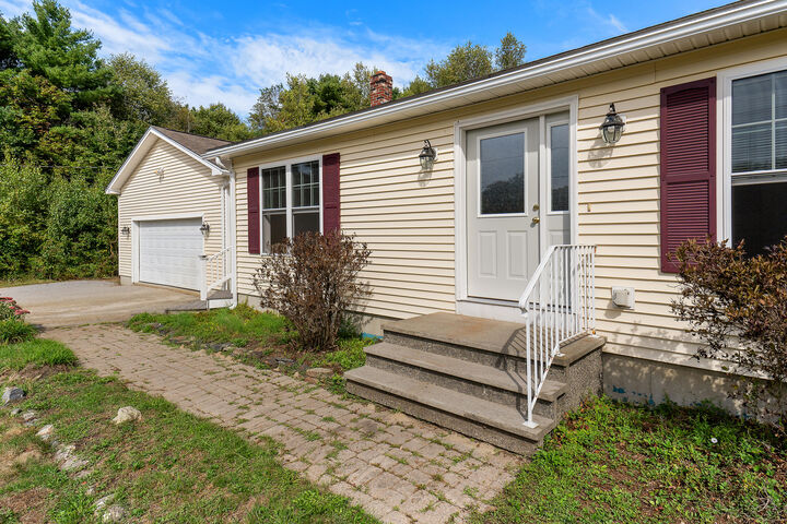 Property Photo:  37 Birch Lane  ME 04280 