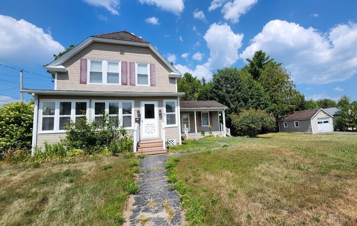 Property Photo:  17 Bates Street  ME 04462 