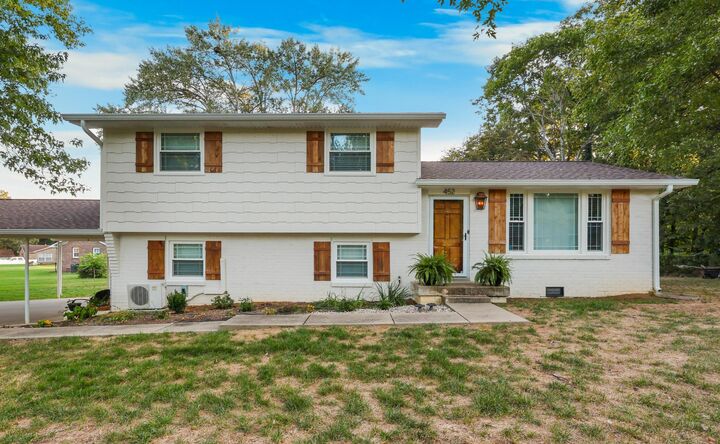 Property Photo: 452 Winding Way Rd TN 37043