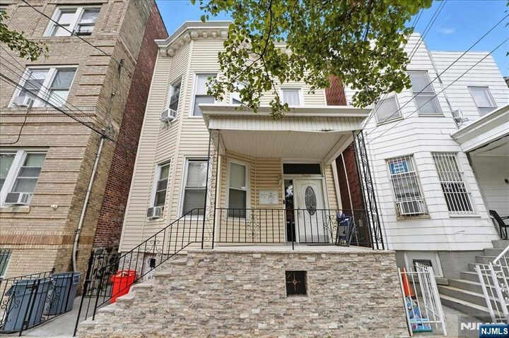 2105 New York Avenue  Union City NJ 07087 photo