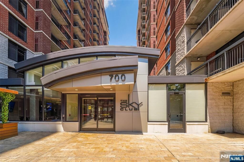 Property Photo:  700 1st Street 4C  NJ 07030 