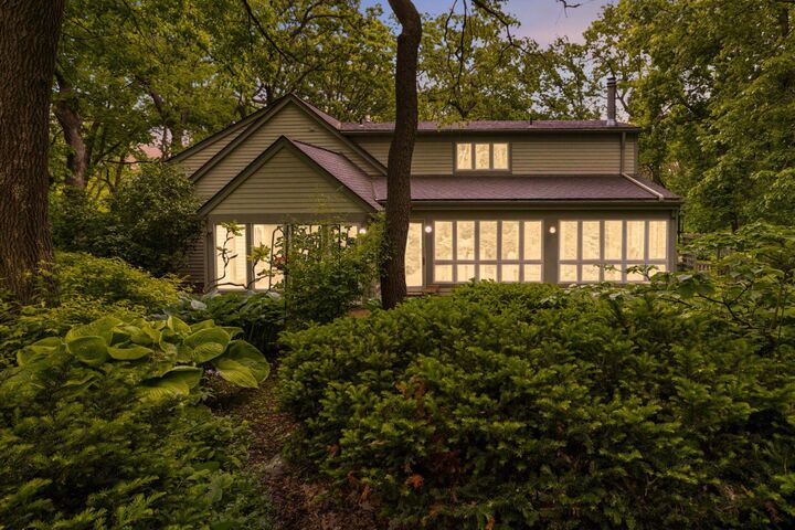 5844 Deer Trail Circle  Woodbury MN 55129 photo