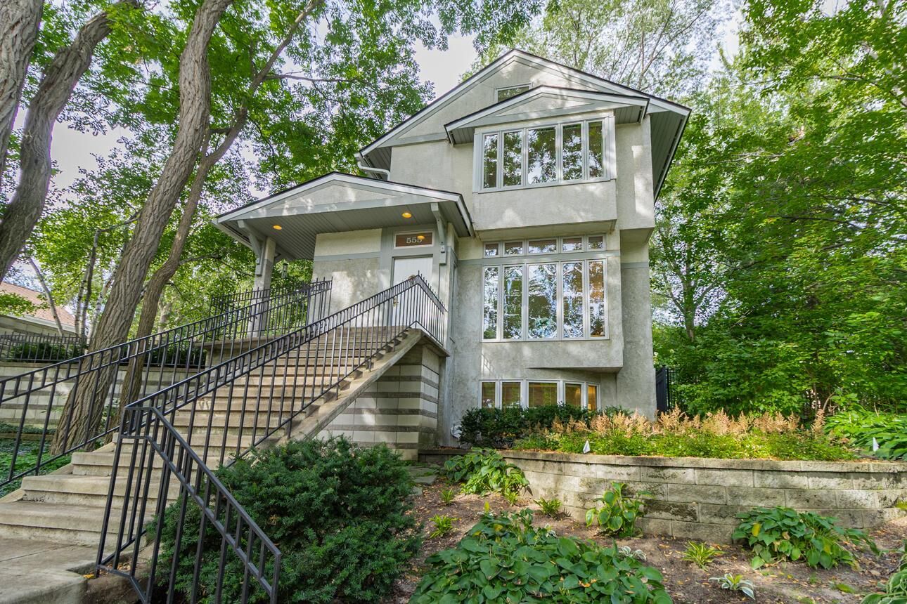 Property Photo:  555 Montcalm Place  MN 55116 