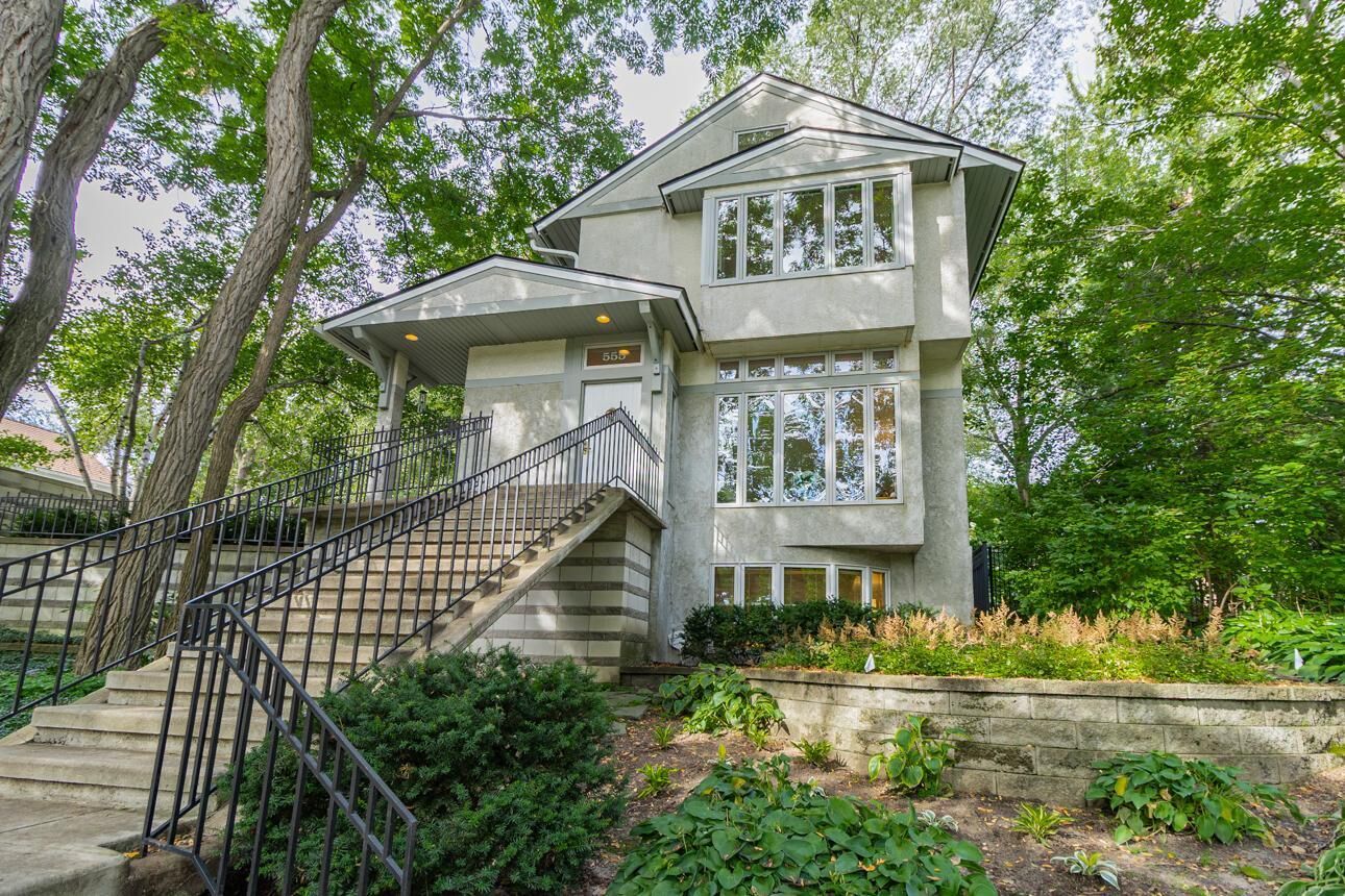 Property Photo:  555 Montcalm Place  MN 55116 