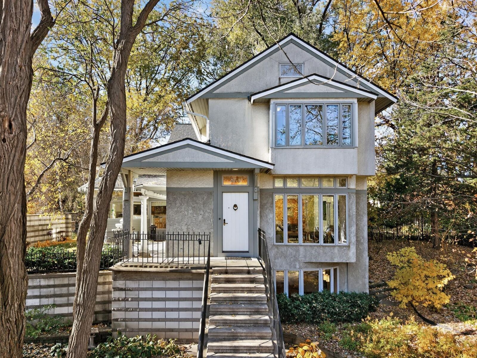 Property Photo:  555 Montcalm Place  MN 55116 