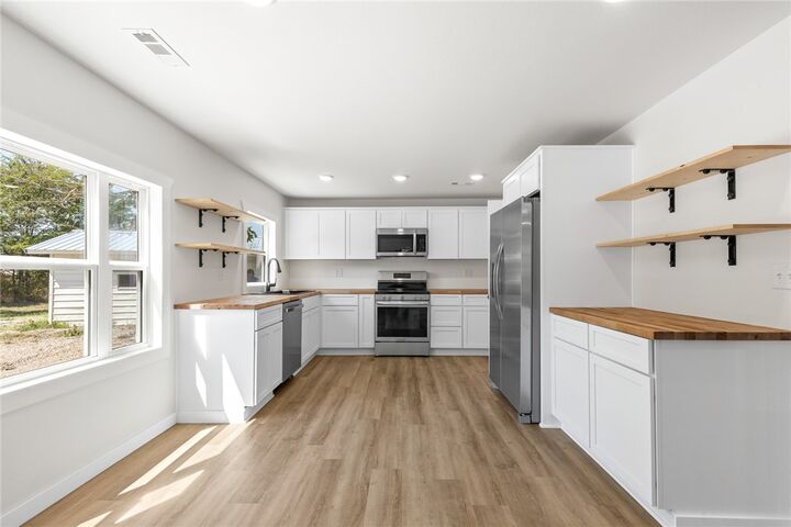 Property Photo:  8020 Orchard Point  AR 72601 