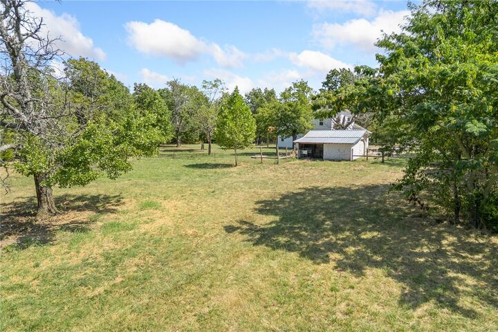 Property Photo: 8020 Orchard Point AR 72601