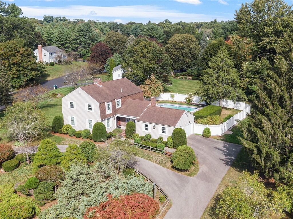 Property Photo:  17 Rose Glen Dr  MA 01810 