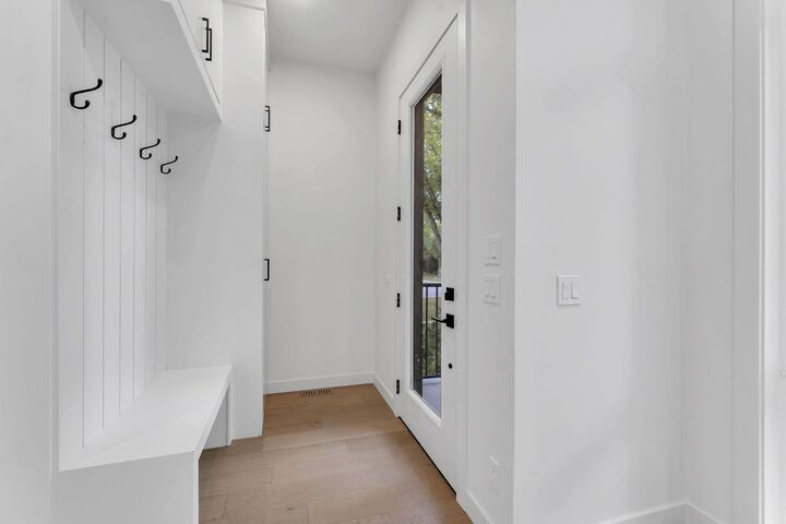 Property Photo:  506 28 Avenue NW  AB T2M 2K8 