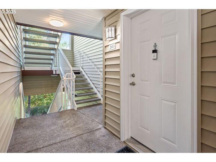 Property Photo:  750 NW 185th Ave 203  OR 97006 