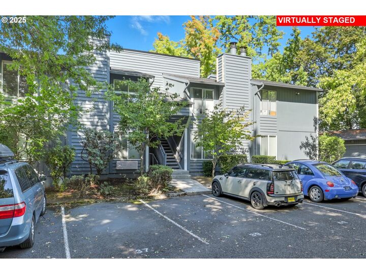 Property Photo:  650 SW Meadow Dr 211  OR 97006 