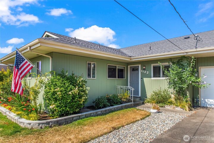 Property Photo:  1122 N Skyline Drive  WA 98406 