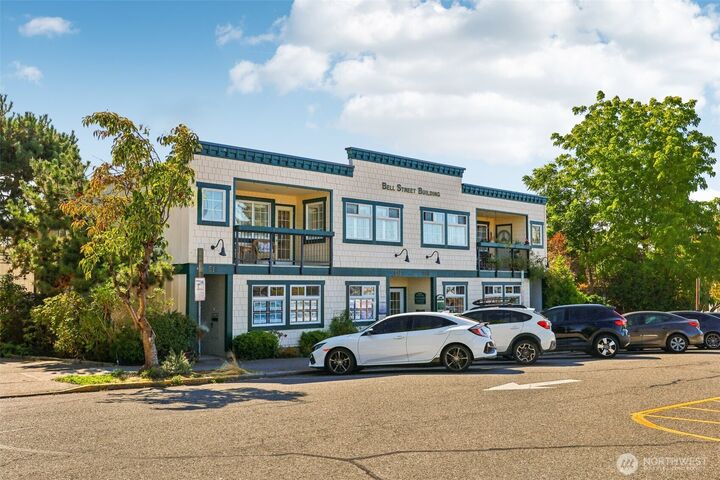 Property Photo:  514  Bell Street  WA 98020 