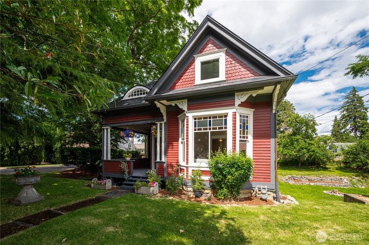 Property Photo:  1800  J Street  WA 98229 