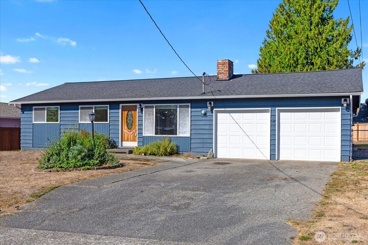 Property Photo: 6921 188th Place SW WA 98036