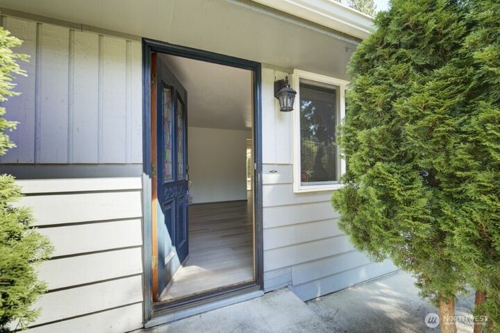 Property Photo:  10550 NE 137th Place  WA 98034 