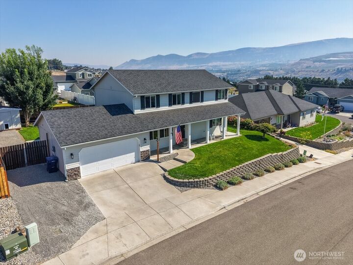 Property Photo: 1229 Jupiter Street SE WA 98802