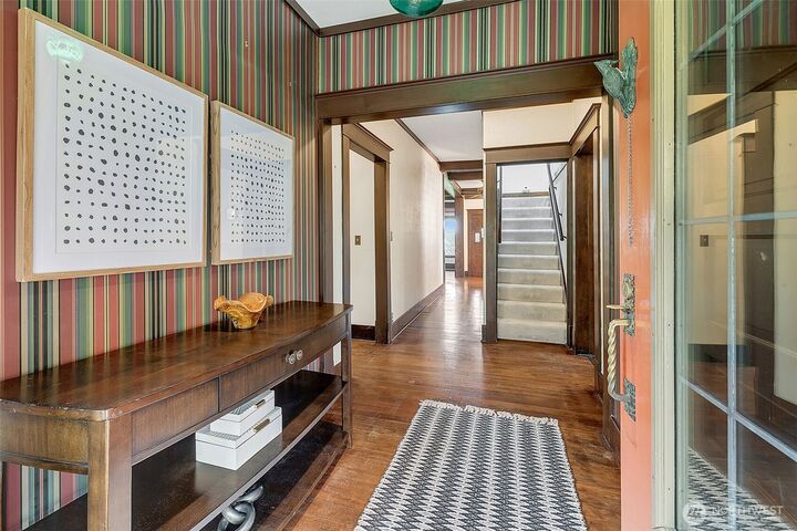 Property Photo: 9733 Arrowsmith Avenue S WA 98118