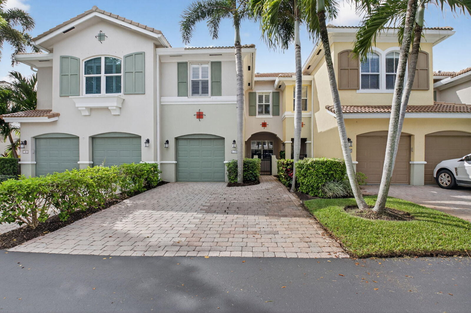 Property Photo: 179 Las Brisas Circle FL 33462